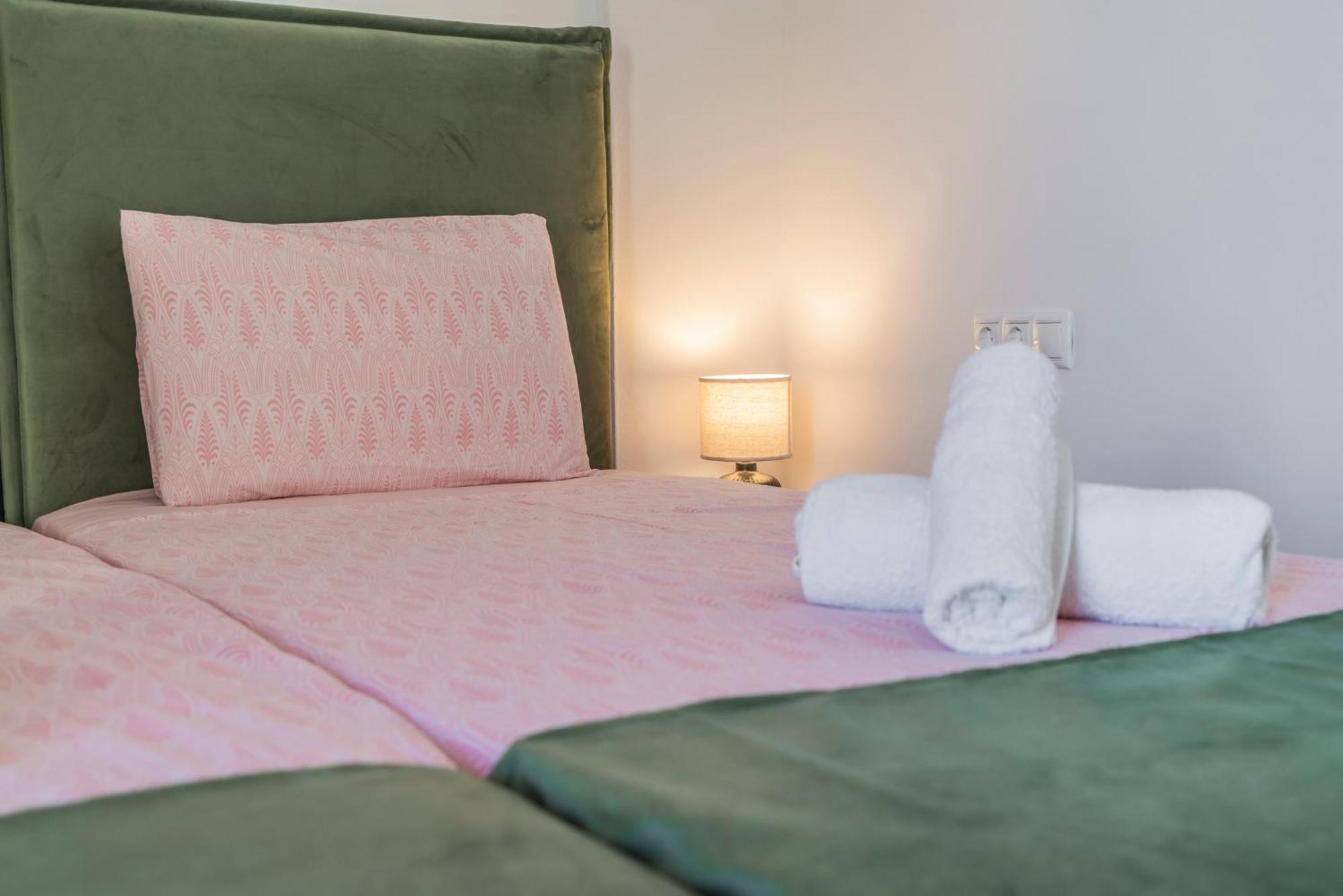 Neon 2Br Luxurious Central Apt Heraklion Экстерьер фото